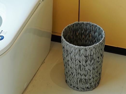 Coeusy Wicker Trash Can,Small Bathroom Trash Can,Waterproof Wicker Waste Basket for Bathroom,Handwoven Wastebasket for Office,2 Gallon Grey Round