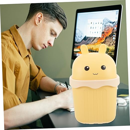 Happyyami Decorative Mini Trash Can Lid Cute Tabletop Waste Bucket for Desk Office and Home Use Cartoon Design for Small Spaces Space-Saving Odor-reducing Functionality