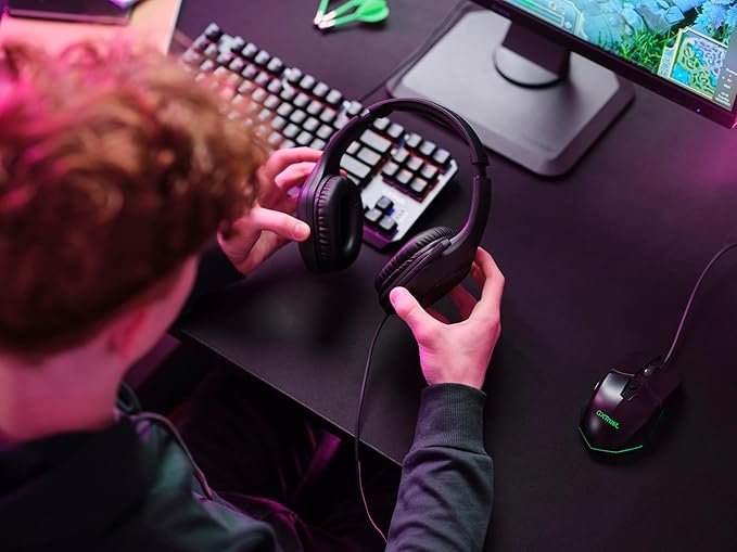 Trust Gaming GXT 415 Zirox Lightweight Gaming Headset with 50mm Drivers for PC, Xbox, PS4, PS5, Switch, Mobile, 3.5 mm Jack, 2m Cable, Foldaway Microphone, Over-Ear Wired Headphones - Black