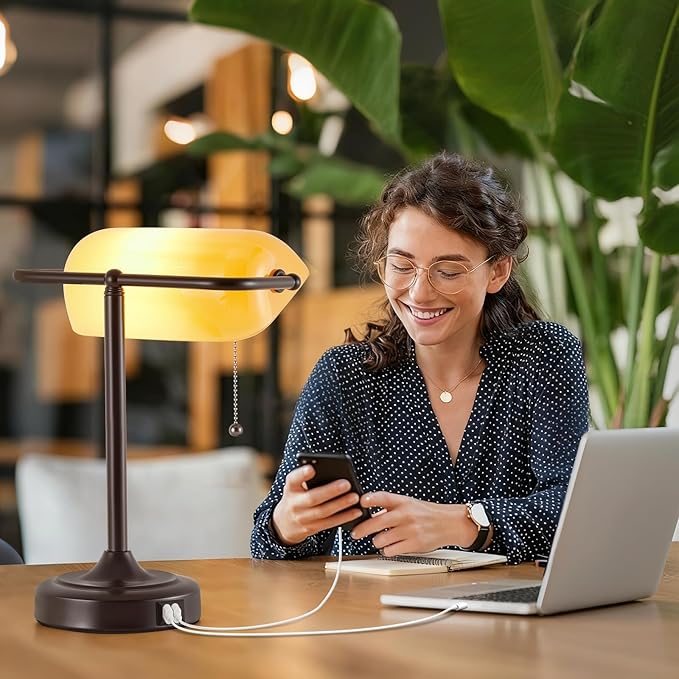 EJIAXIN Vintage Bankers Lamp - Retro Desk Lamp with USB & Type C Charging Ports Traditional Pull Chain Switch Library Table Lamp for Home Office Nightstand Bedroom Side Table Lamp(Amber Glass Shade)
