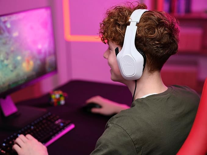 Trust Gaming GXT 415W Zirox Lightweight Gaming Headset with 50mm Drivers for PC, Xbox, PS4, PS5, Switch, Mobile, 3.5 mm Jack, 2m Cable, Foldaway Microphone, Over-Ear Wired Headphones - White