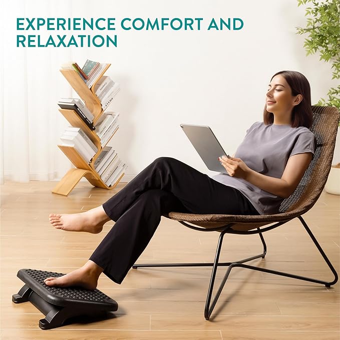 Navaris Adjustable Footrest - Under Desk Foot Rest for Office or Home - 2 Heights Adjustable with Removable Feet (10 cm and 12.5 cm) - 0 to 18 Degree Angles