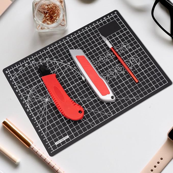 DIYSELF Cutting Mat 9in×12in, Cutting Mats for Crafts, Self Healing Cutting Mats A4, Fabric Cutting Mat Double Side for Sewing, Quilting, Rotating Craft Mat for Desktop, Matting & Mounting Materials
