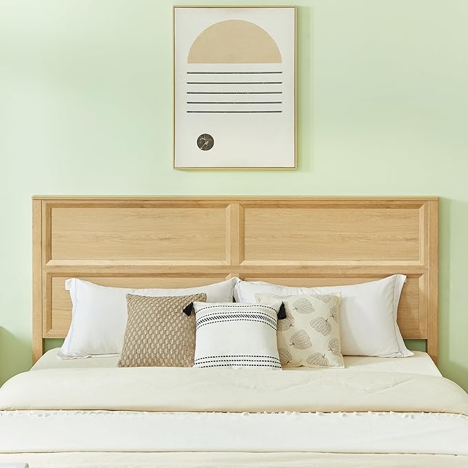 King Size Bed with 3D Geometric Headboard & Storage Bench - 4-Drawer Storage, Modern Bedroom Furniture,Oak. The 3D geometric grid pattern on the headboard exudes modern charm, blending refinement wi